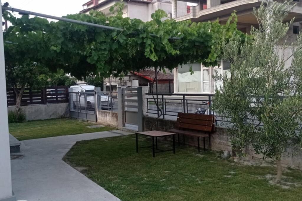 Villa Το Άλλο Σπίτι... Aridaía Exterior foto